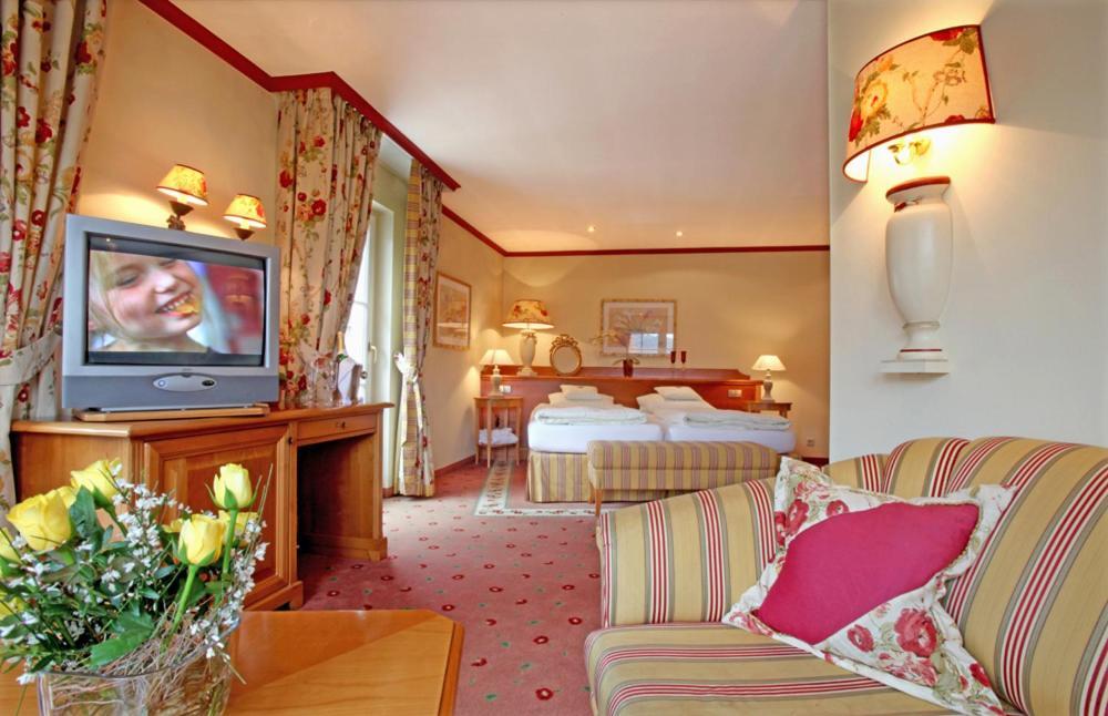 Hotel Behringer'S Traube Badenweiler Room photo